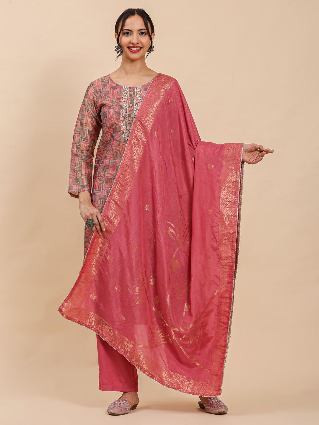 Mamicha Women Self Design Round Neck Kurti With Trousers And Dupatta
