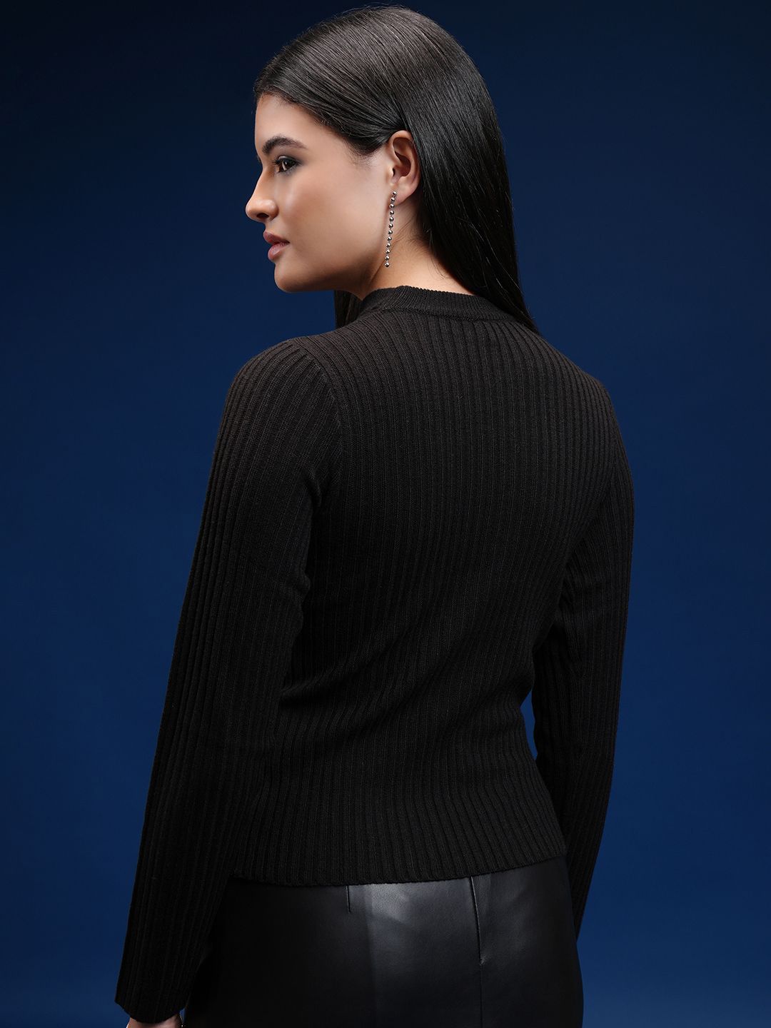 Tokyo Talkies Women V-Neck Pullover Sweaters
