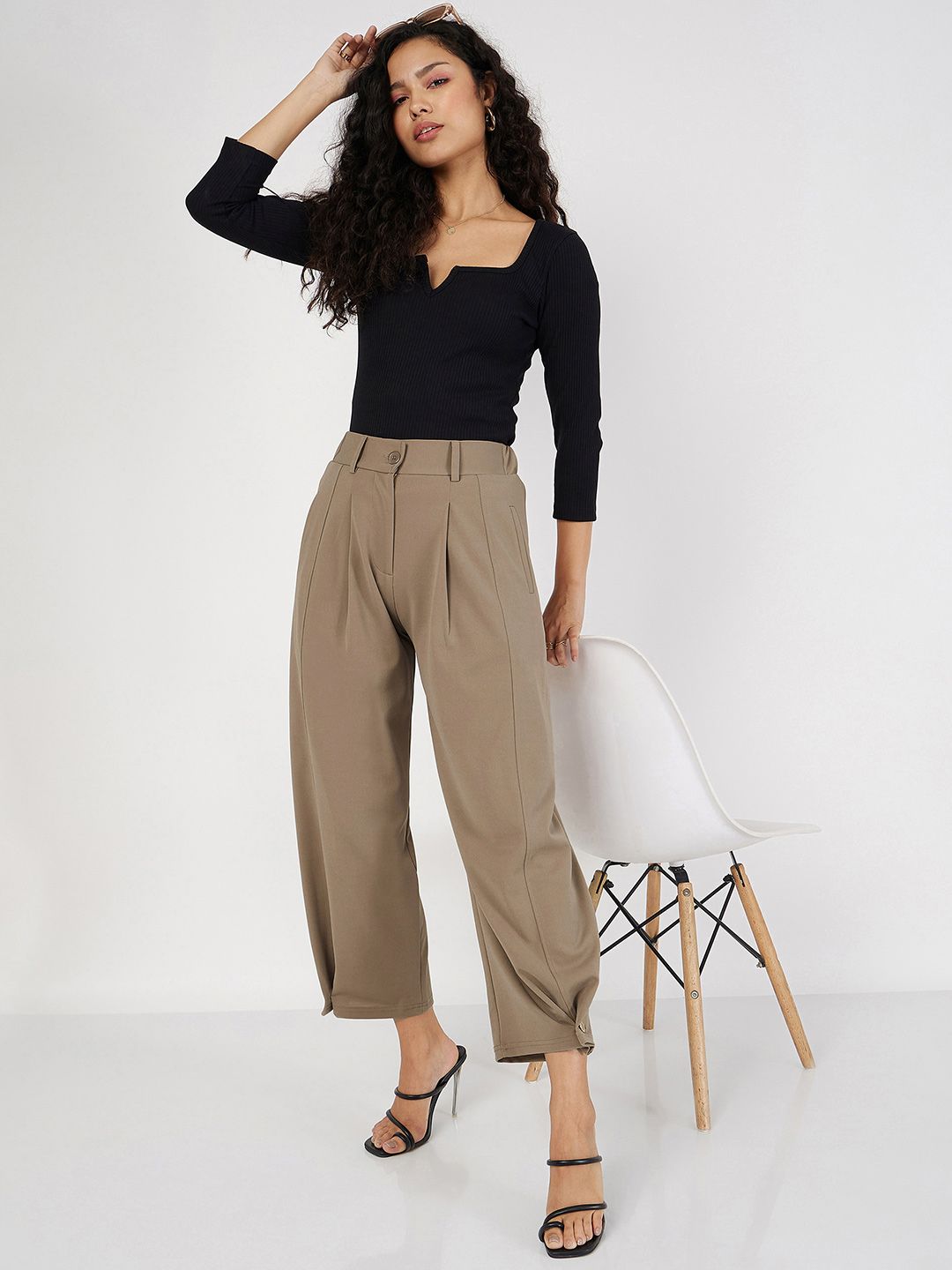 SASSAFRAS Women Beige Mid-Rise Cropped Pleated Parallel Trousers