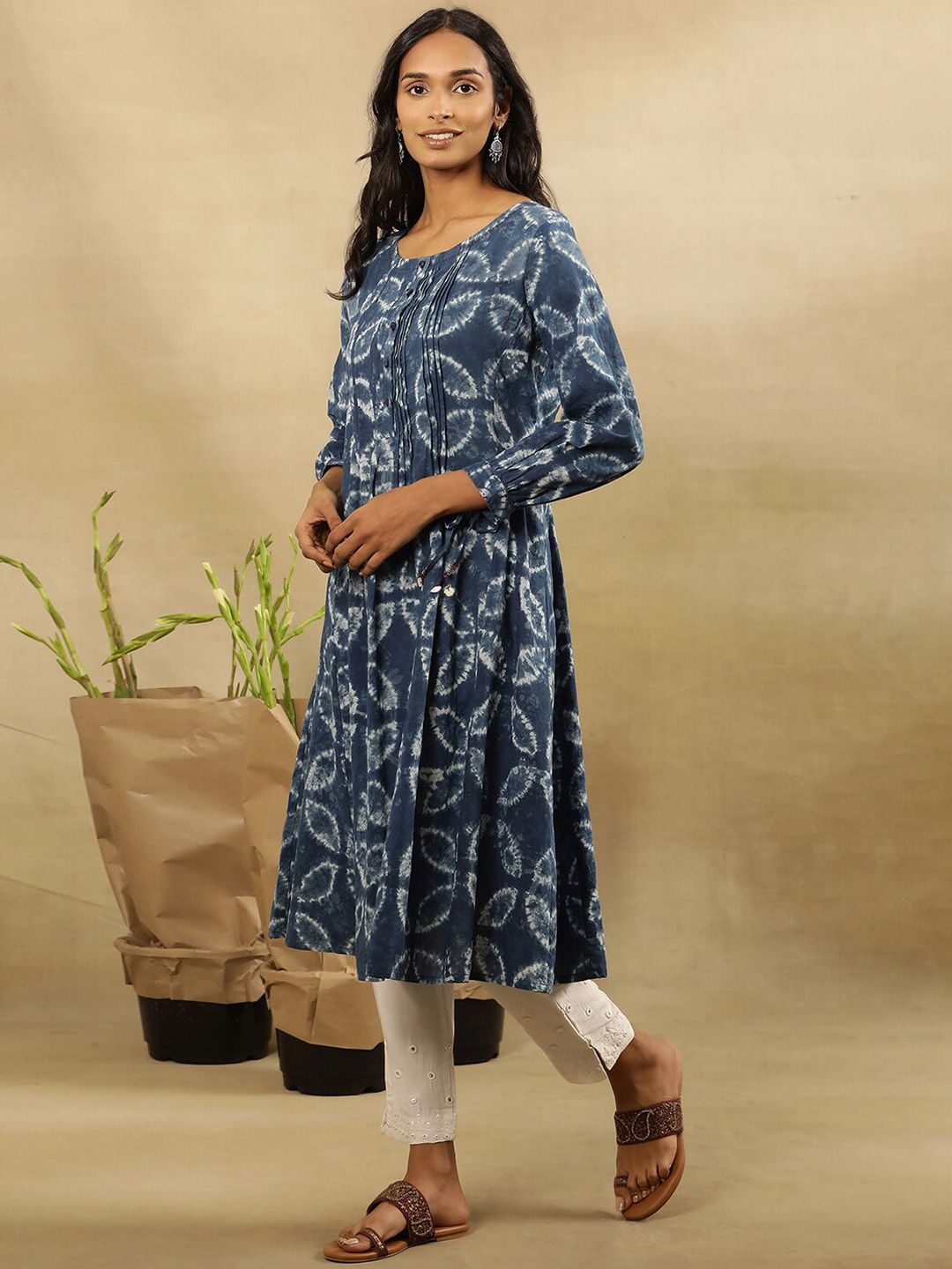 W Dyed Round Neck Thread Work A-Line Cotton Kurta