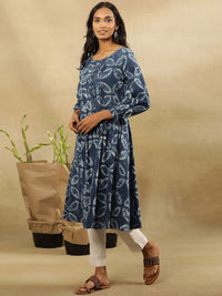 W Dyed Round Neck Thread Work A-Line Cotton Kurta
