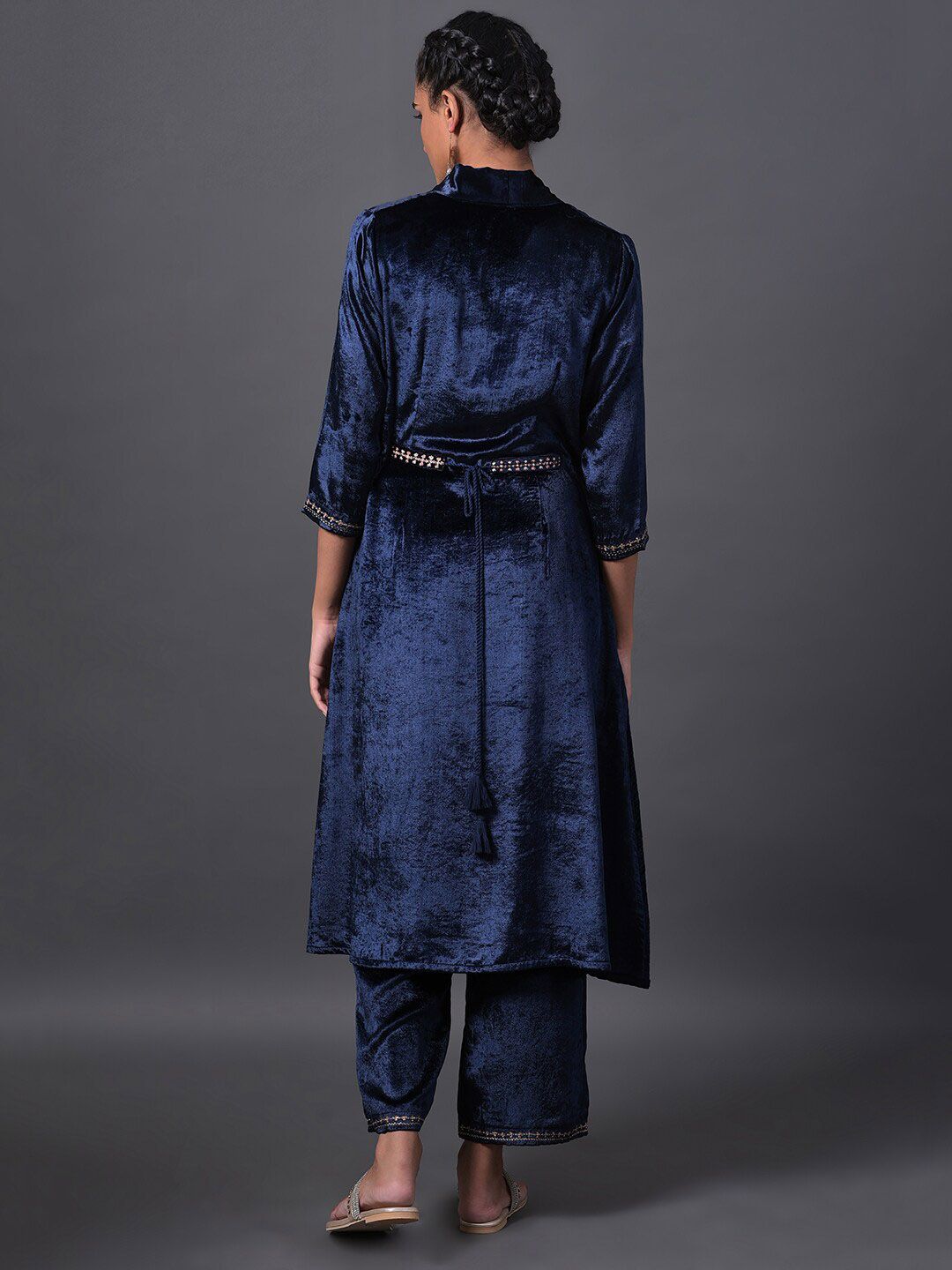 W Women Velvet Kurta with Embroidered Belt and Palazzos