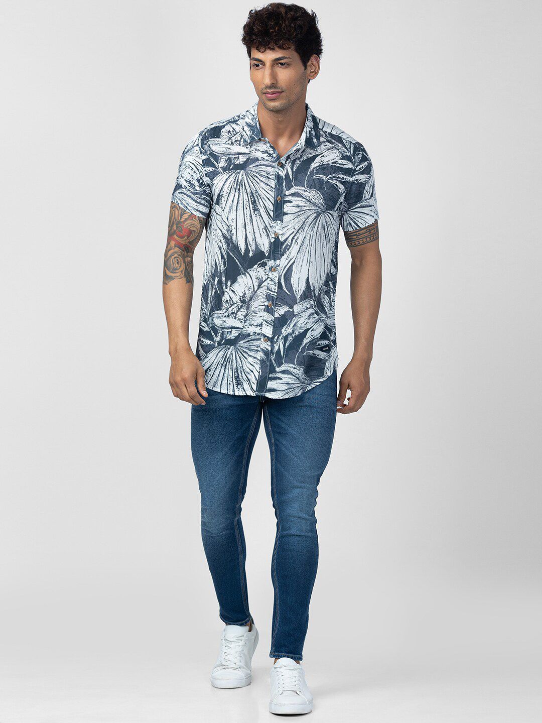 SPYKAR Men Slim Fit Floral Printed Casual Cotton Shirt