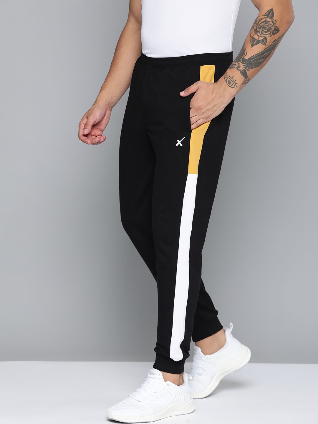 HRX by Hrithik Roshan Men Regular Fit Lifestyle Joggers