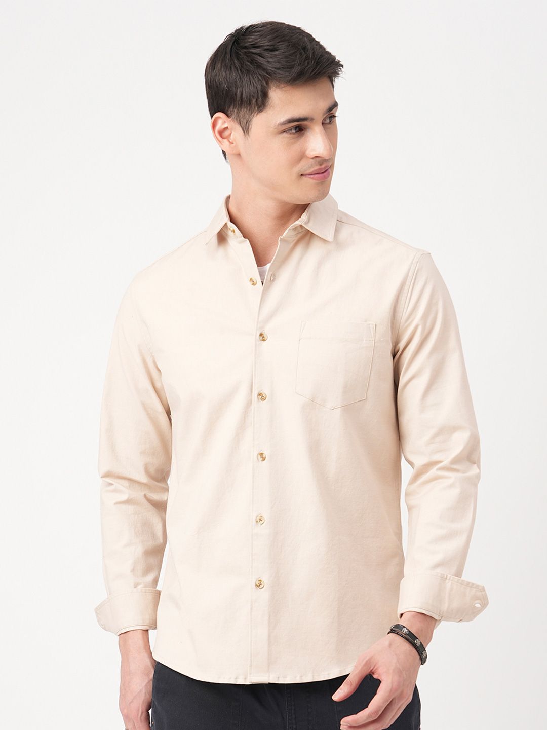VASTRADO Men Classic Slim Fit Cutaway Collar Solid Cotton Casual Shirt
