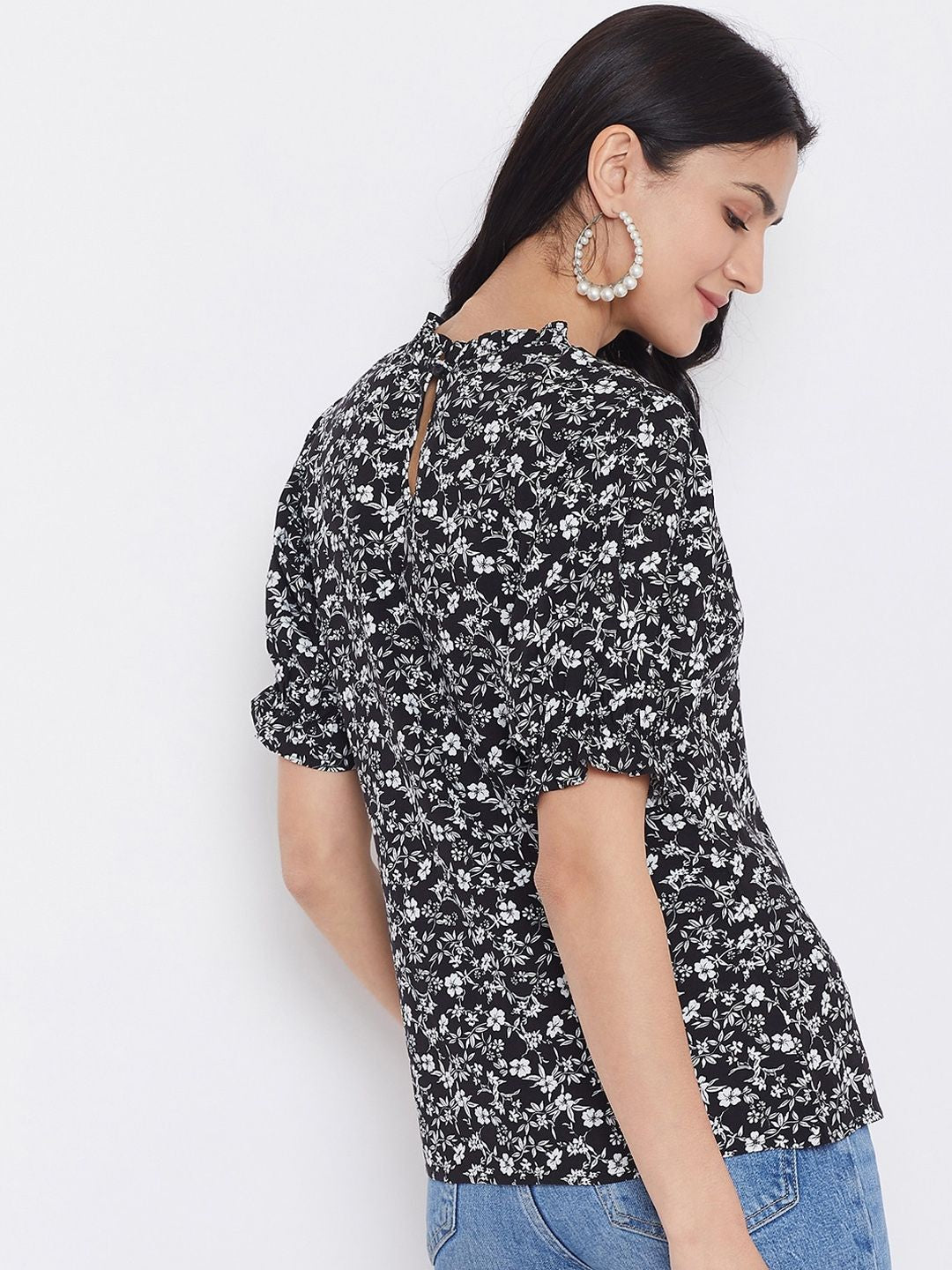 Berrylush Women Black Printed Top