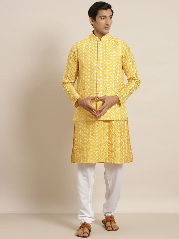 SOJANYA Lelaki Motif Etnik Kuning & Putih Sulam Kurta Churidar & Jaket