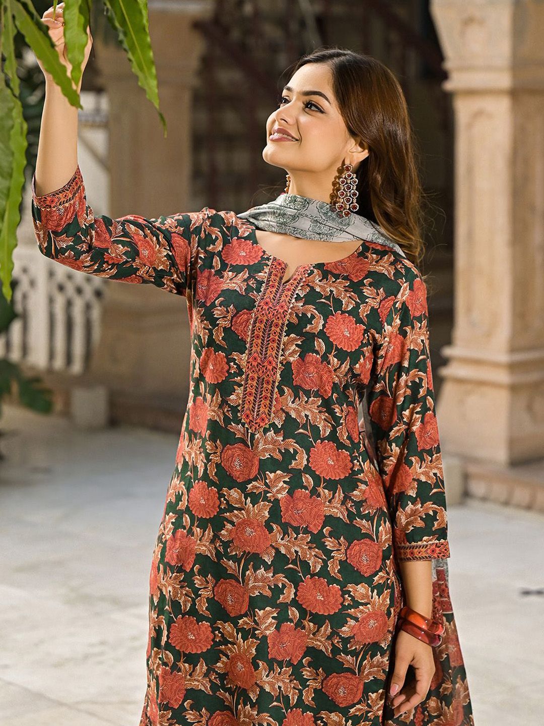 KALINI Women Floral Printed Round Neck Straight Kurta with Trousers & With Dupatta