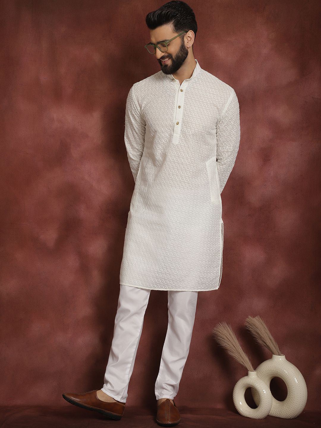SOJANYA Men Cream-Coloured Embroidered Straight Kurta