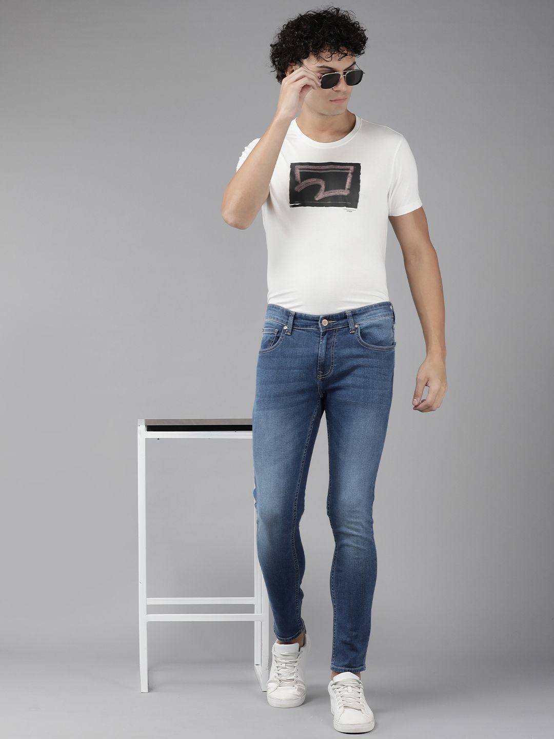 SPYKAR Men Super Skinny Fit Low-Rise Heavy Fade Stretchable Jeans