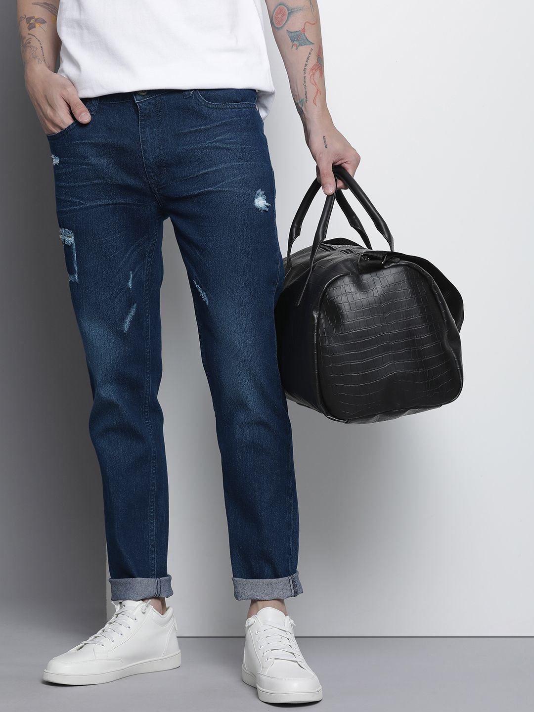 The Indian Garage Co Men Slim Fit Stretchable Mildly Distressed Jeans