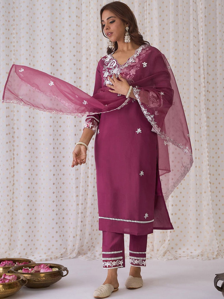 Indo Era Floral Embroidered V-Neck Thread Work Straight Kurta with Trousers & Dupatta
