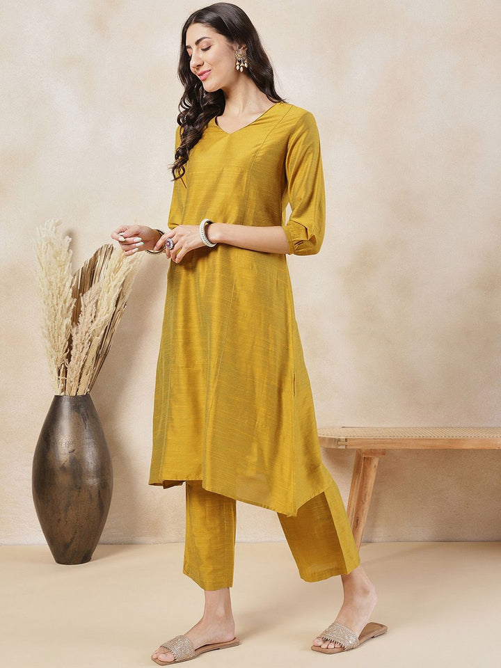 Anouk V-Neck Three-Quarter Sleeves Panelled Kurta with Trousers