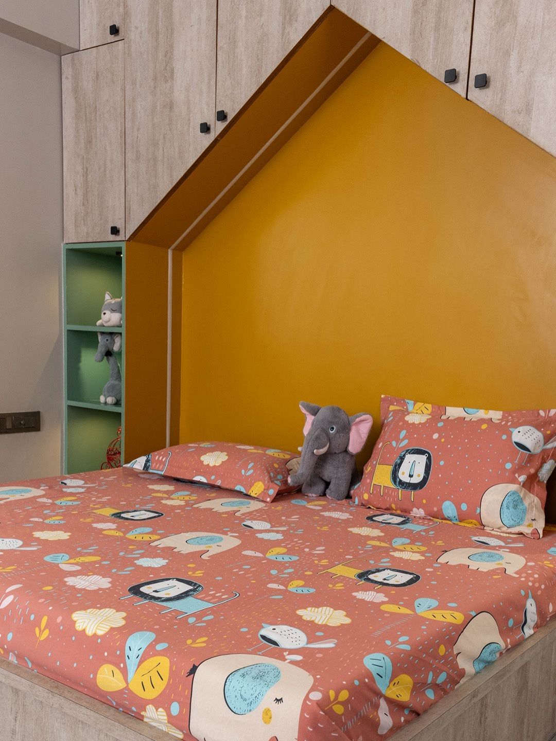 URBAN SPACE Orange Cartoon Characters 200 TC Cotton Queen Bedsheet & 2 Pillow Covers