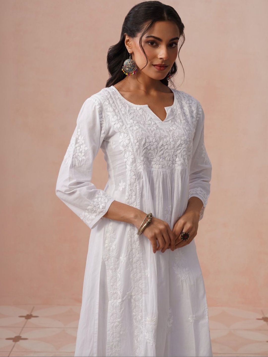 Rumah Wanita Chikankari Bersulam Kurta Romantik Putih Chikankari