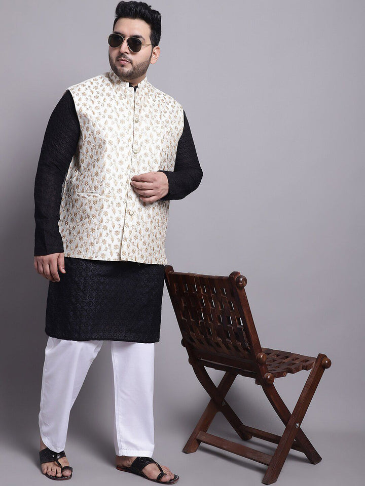 SOJANYA PLUS Embroidered Regular Pure Cotton Kurta with Pyjamas