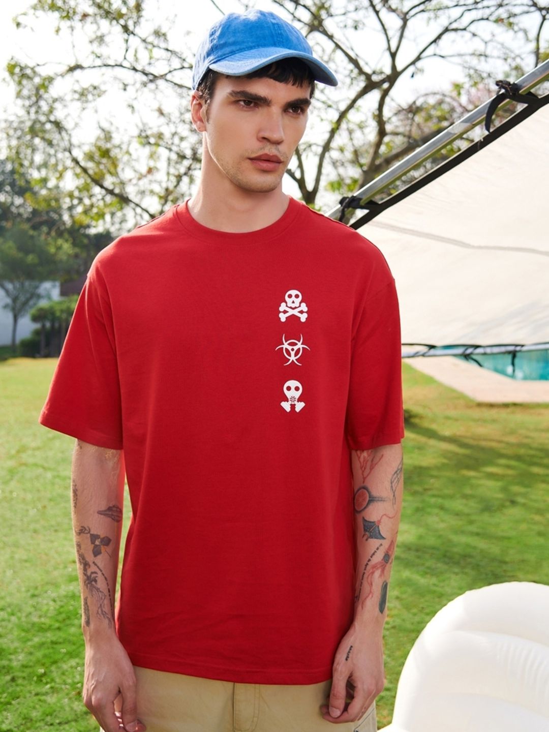 Bewakoof Men Red Typography Printed Drop-Shoulder Sleeves Oversized Cotton T-shirt