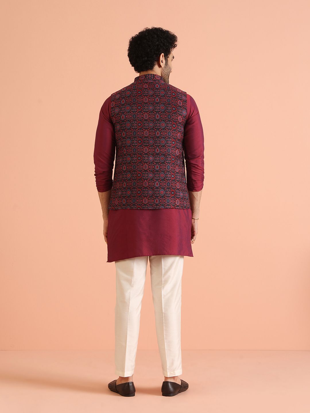 KISAH Men Woven Jacquard Zari  Regular Fit Nehru Jacket