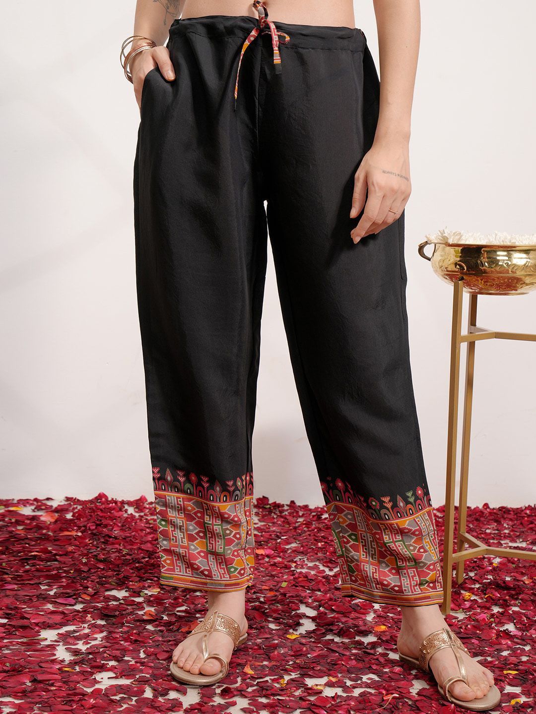 Vishudh Floral Embroidered Regular Thread Work Kurta with Trousers & With Dupatta