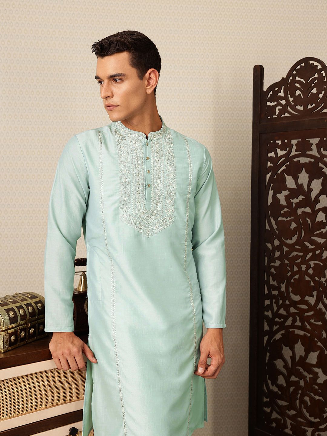 House of Pataudi Floral Embroidered Sequinned Straight Jashn Kurta