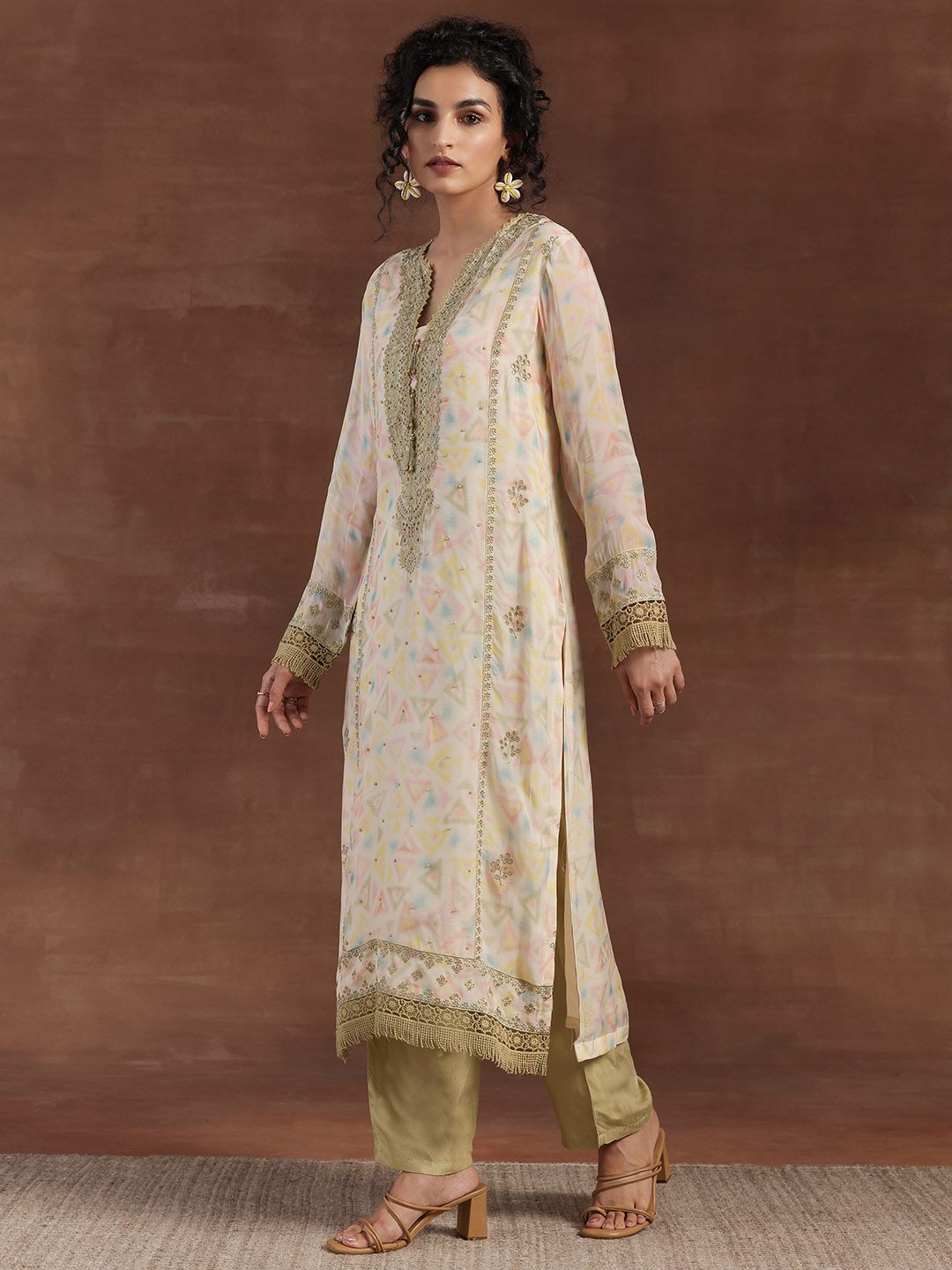 Libas Ethnic Motifs Printed Sweetheart Neck Long Sleeves Kurta Set