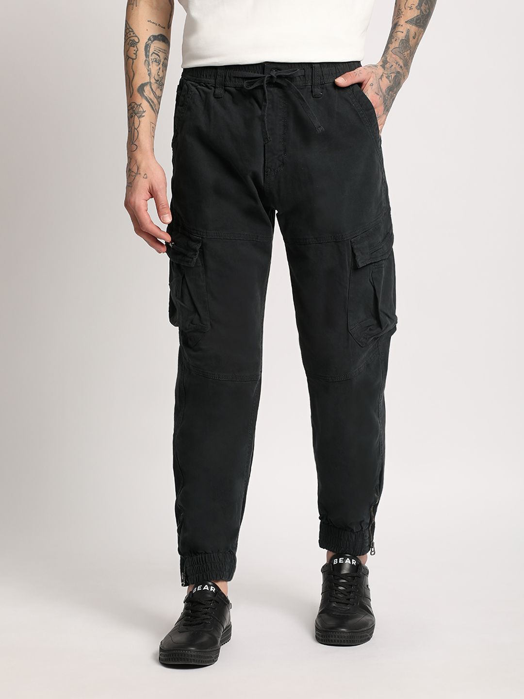 THE BEAR HOUSE Men Mid-Rise Regular Fit Cargos Trousers