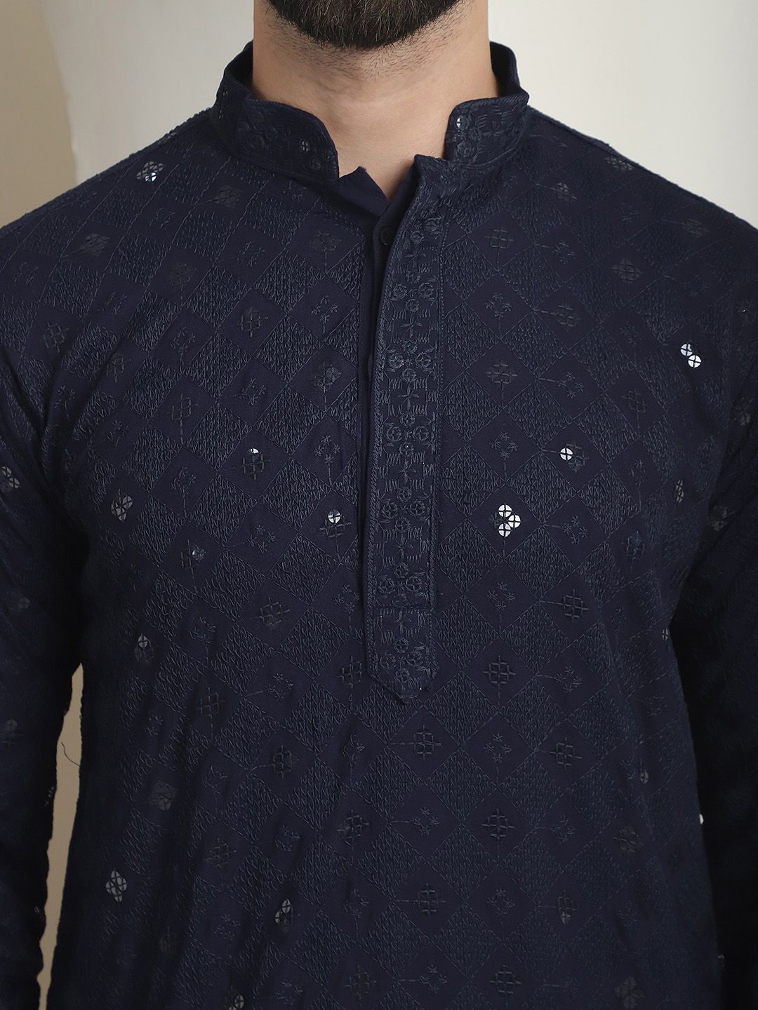 SOJANYA Sequinned Thread Work Mandarin Collar Kurta