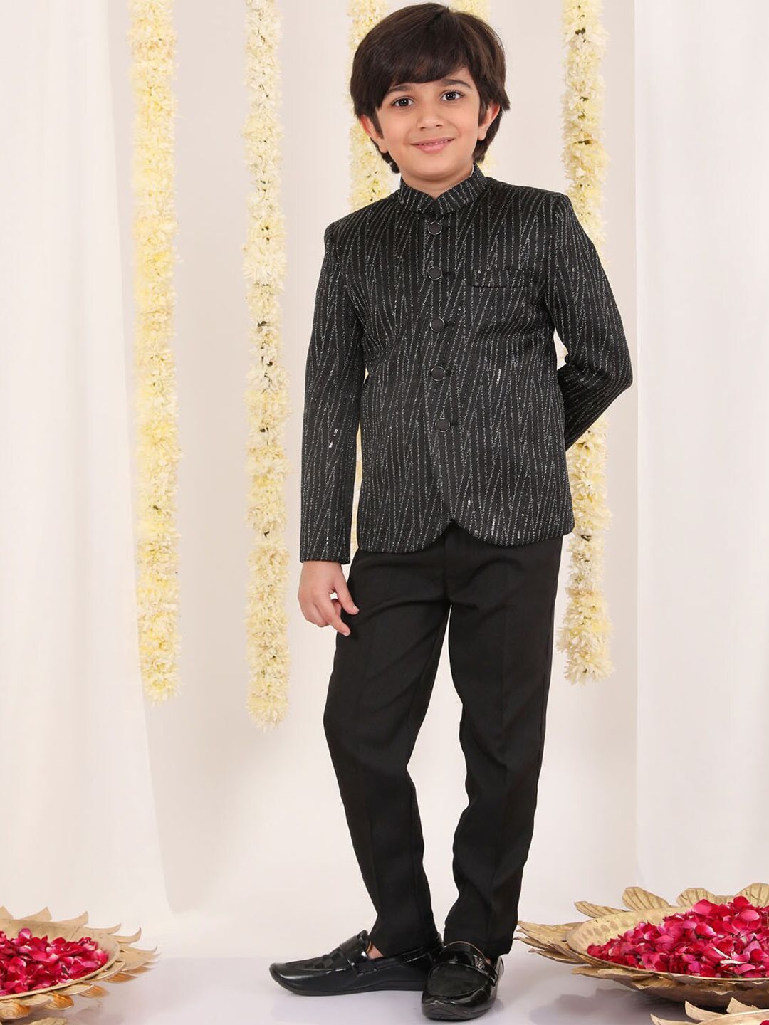 VASTRAMAY Boys Self Design Single-Breasted Slim-Fit Blazer