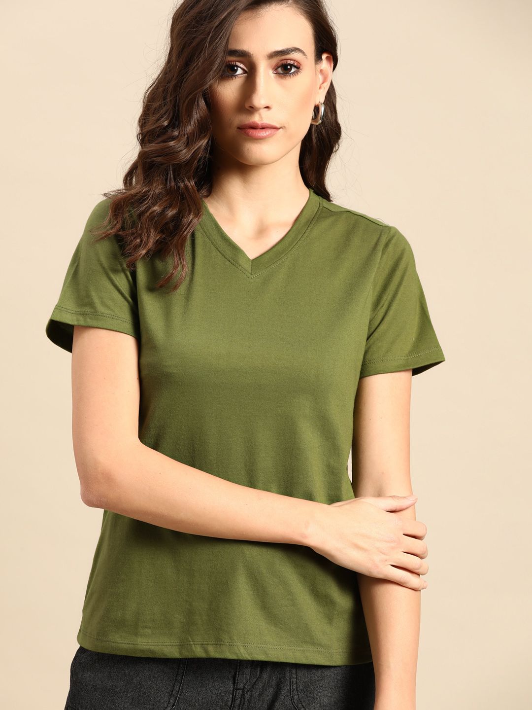 Semua Tentang Anda Wanita T-Shirt Olive Green V-Neck