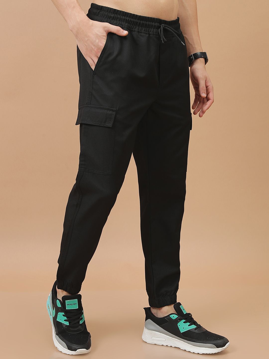 HIGHLANDER Men Regular Fit Plain Cargo Jogger Trousers