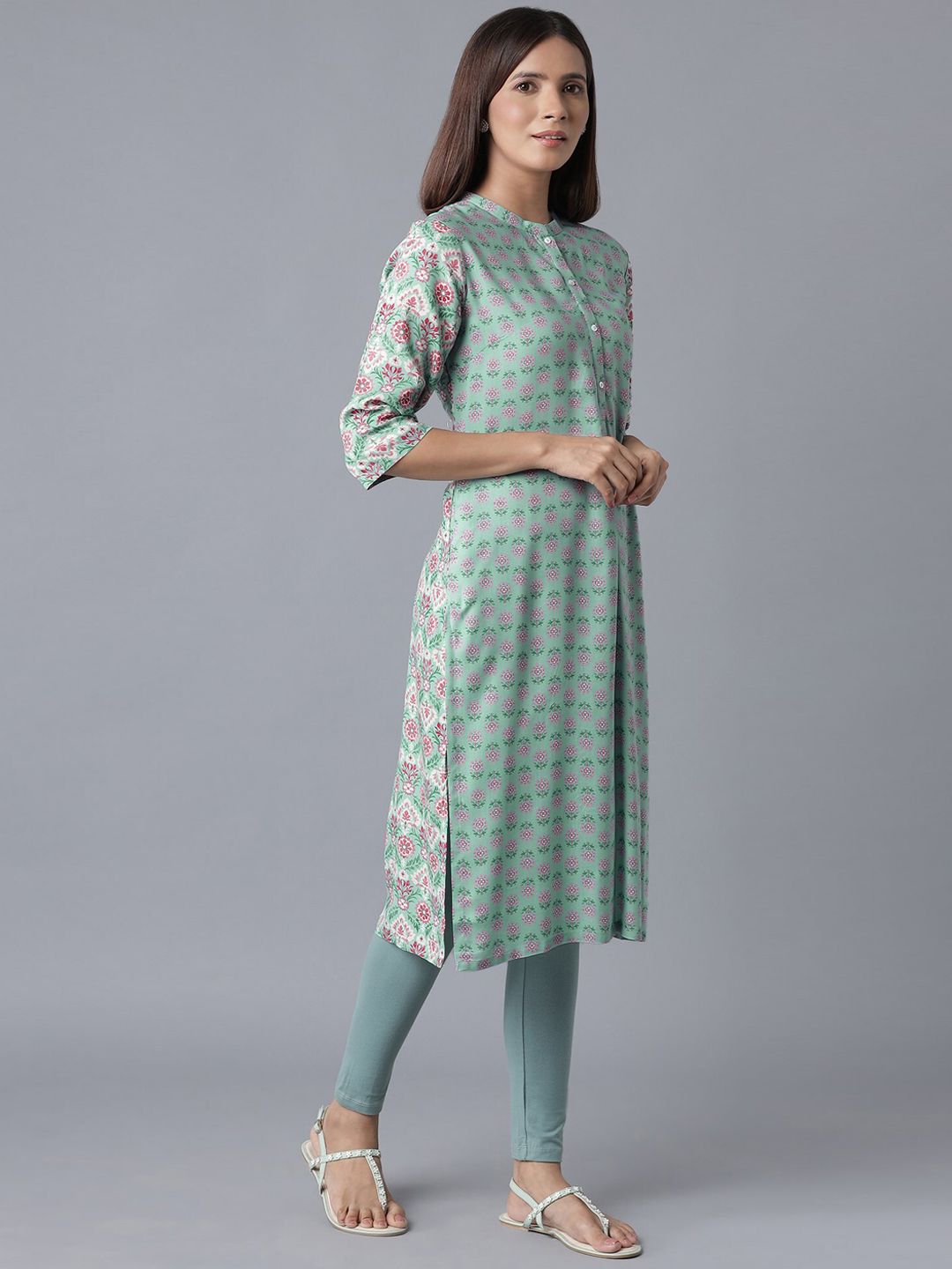 W Women Blue Geometric Checked Flared Sleeves Thread Work Kurta