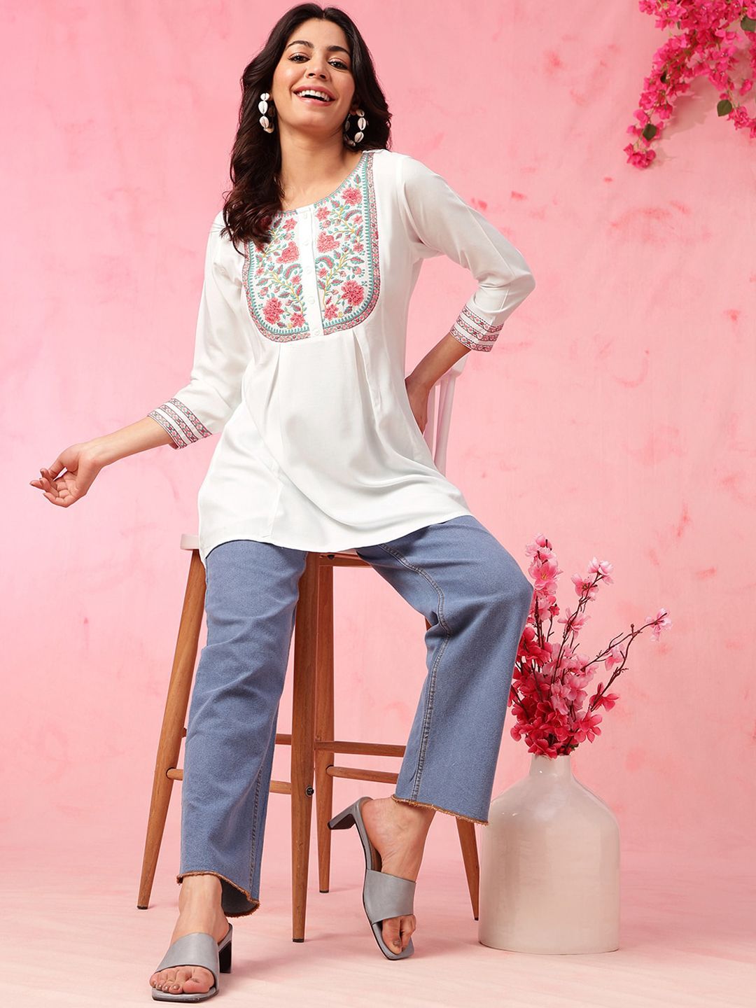 Anouk White Floral Embroidered Thread Work Liva Straight Short Kurti
