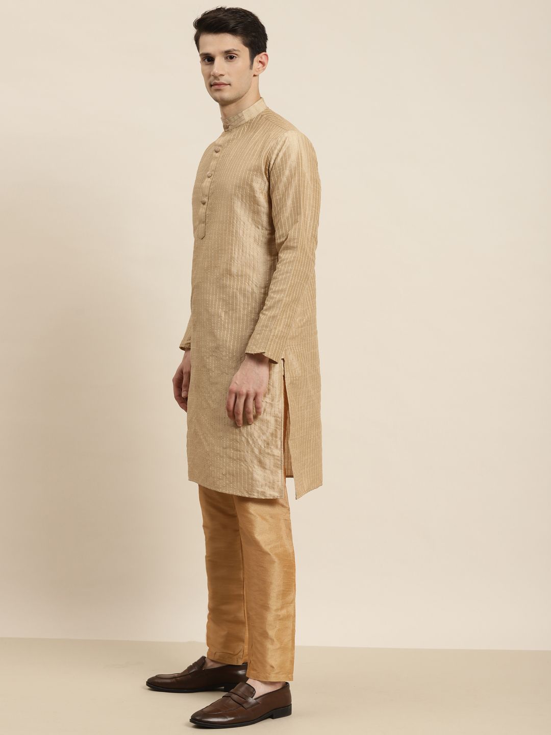 SOJANYA Kurta Emas & Hijau Lelaki dengan Jaket Churidar & Nehru