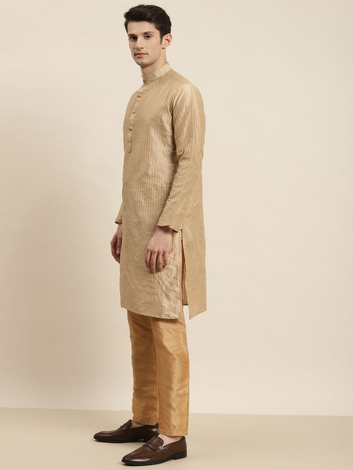 SOJANYA Kurta Emas & Hijau Lelaki dengan Jaket Churidar & Nehru