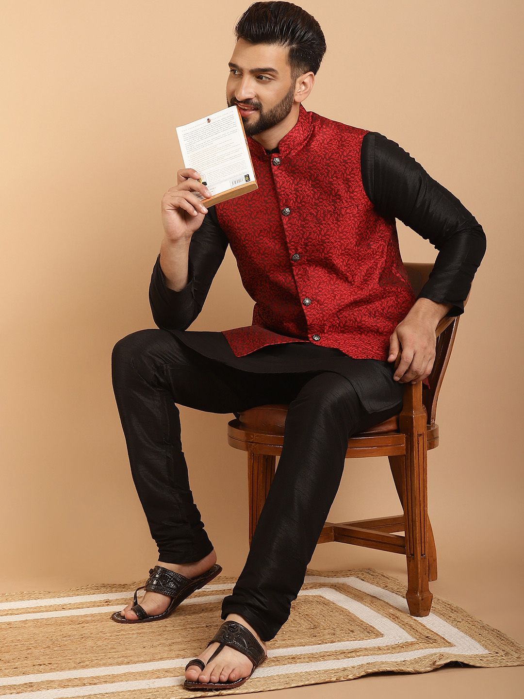 SOJANYA Men Black Jacquard Ethnic Motifs Woven Design Kurta with Churidar & Nehru Jacket