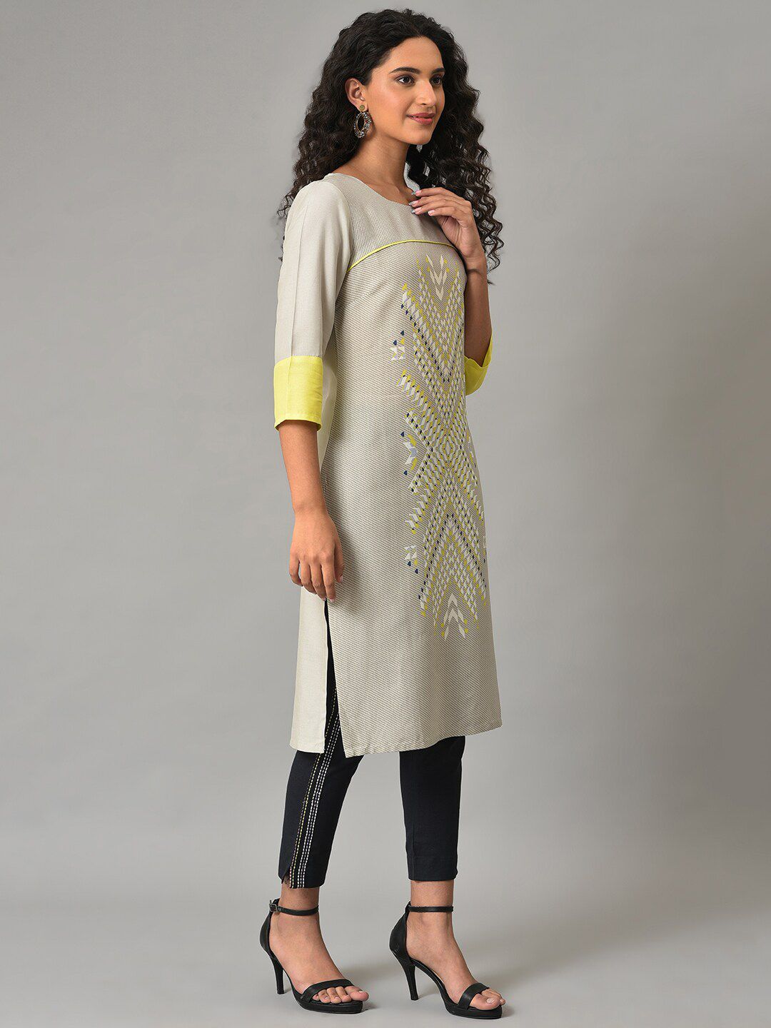 W Geometric Printed Straight Kurta