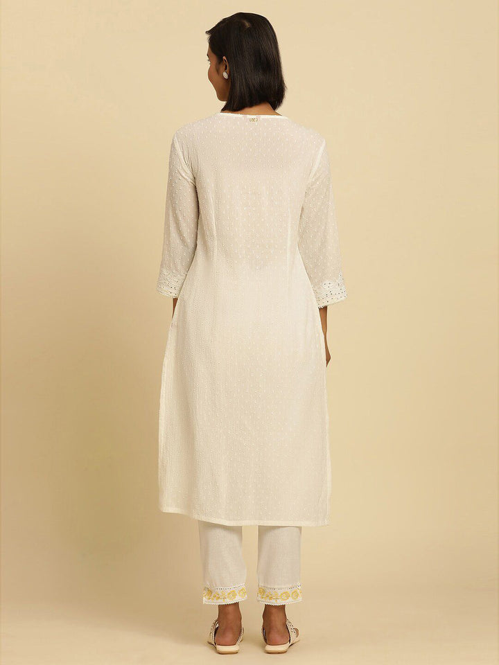 W White Ethnic Motifs Thread Work V-Neck Cotton A-Line Kurta