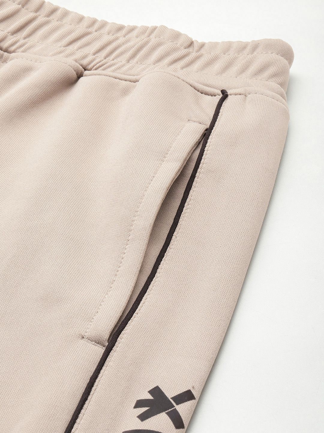 HRX by Hrithik Roshan Men Run On Clouds Trailtrackers Rapid-Dry Running Joggers