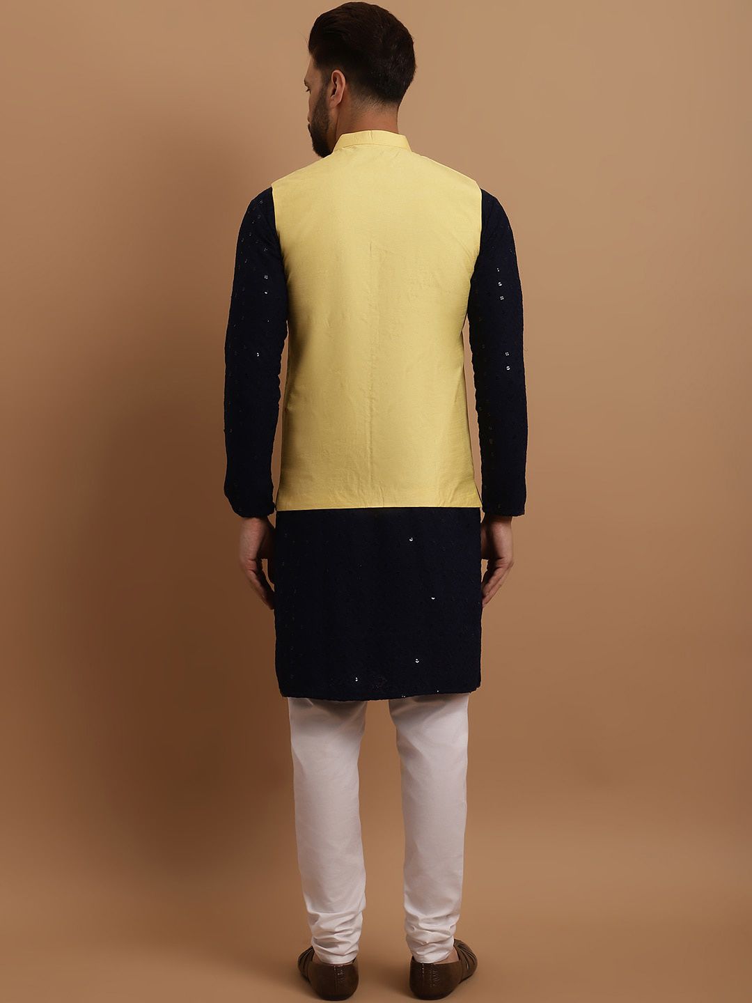 SOJANYA Embroidered Pure Cotton Kurta with Pyjamas