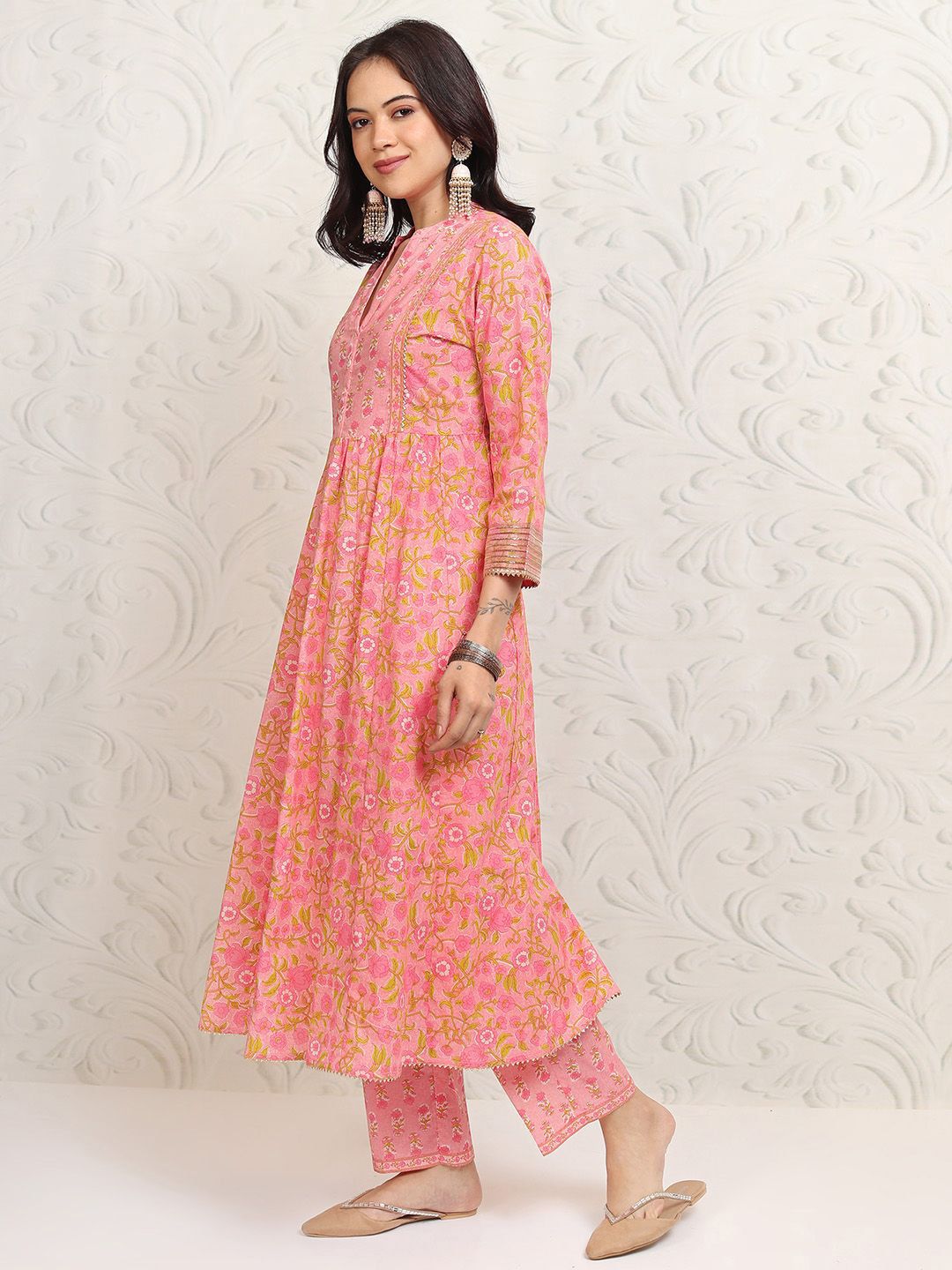 Vishudh Women Floral Printed Regular Pure Cotton Kurta with Trousers