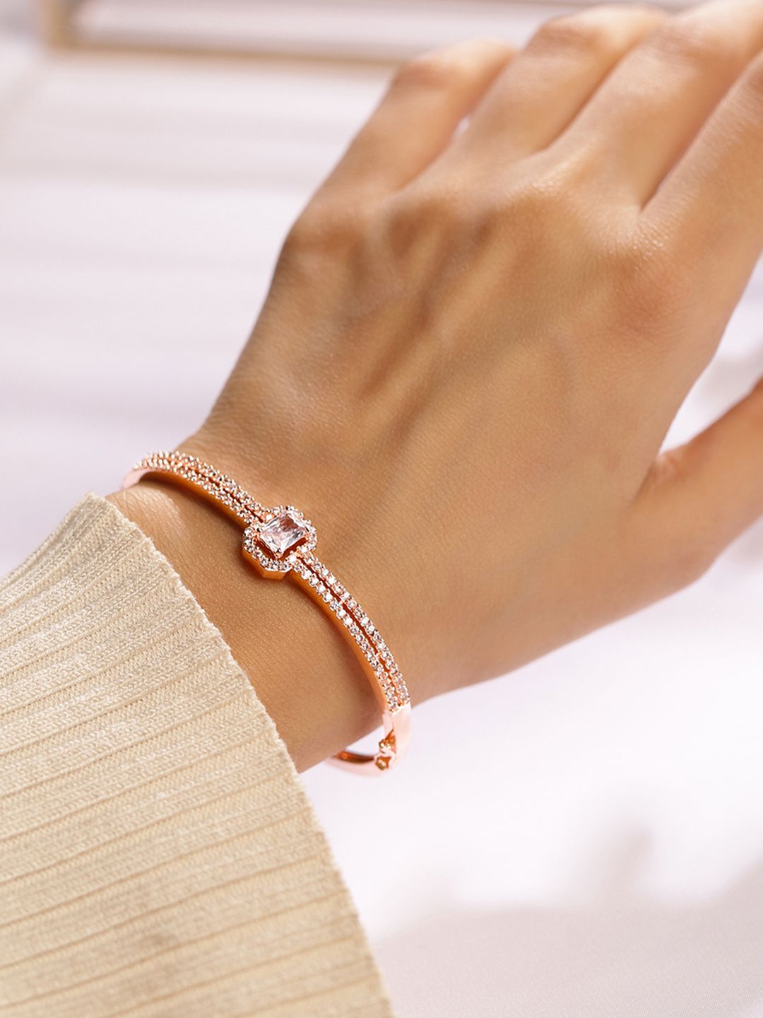 Rubans 18k Rose Gold-Plated Zirconia Zirconia Dual Band Bekas Gelang Terbuka
