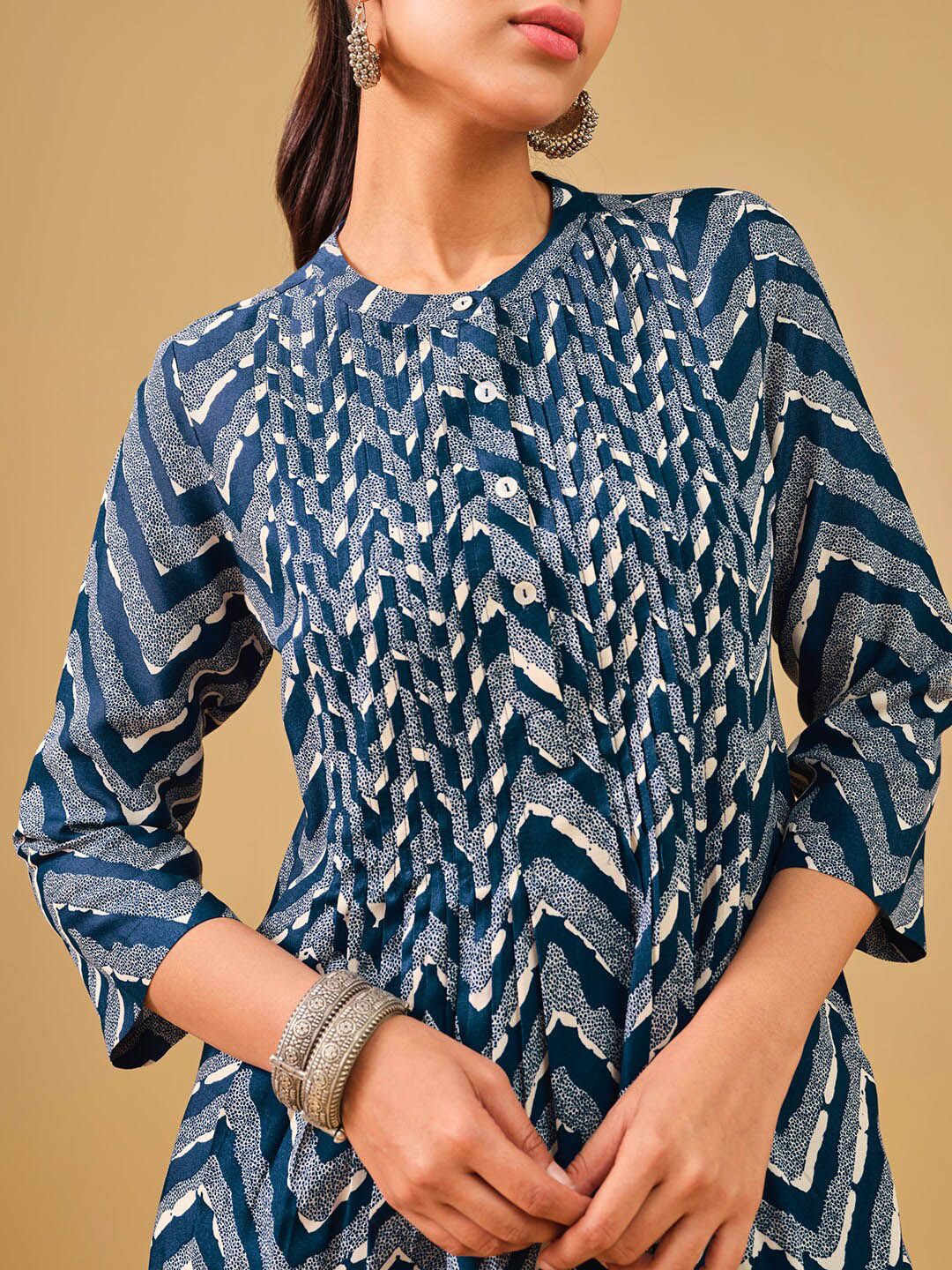 Global Desi Geometric Printed Straight Kurta