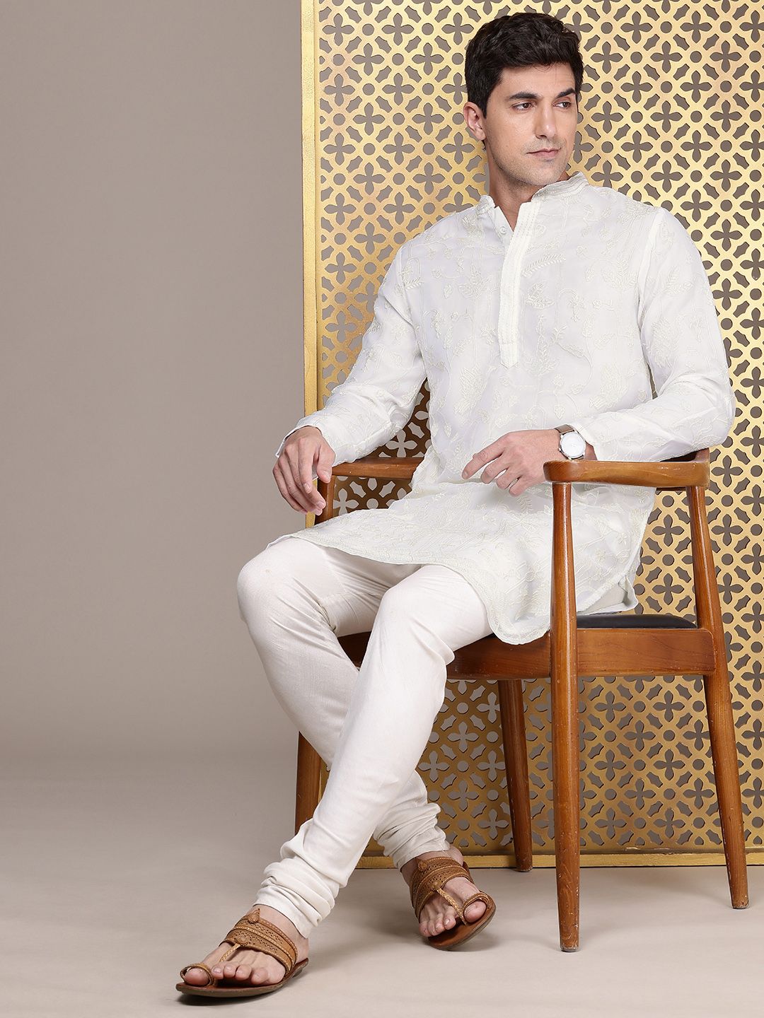 House of Pataudi Floral Embroidered Mandarin Collar Sequinned Jashn Kurta