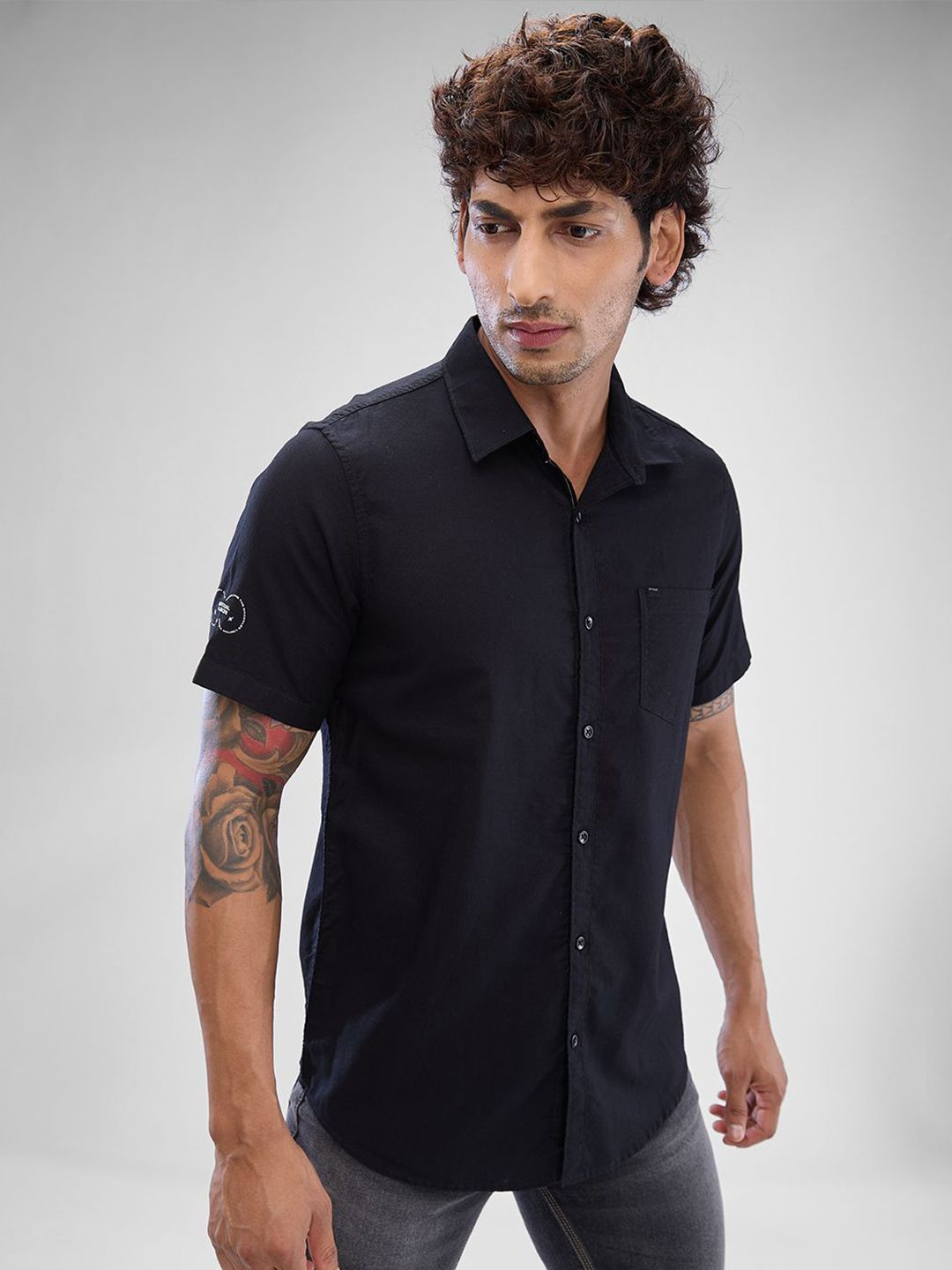 SPYKAR Men Slim Fit Opaque Solid Spread Collar Casual Shirt