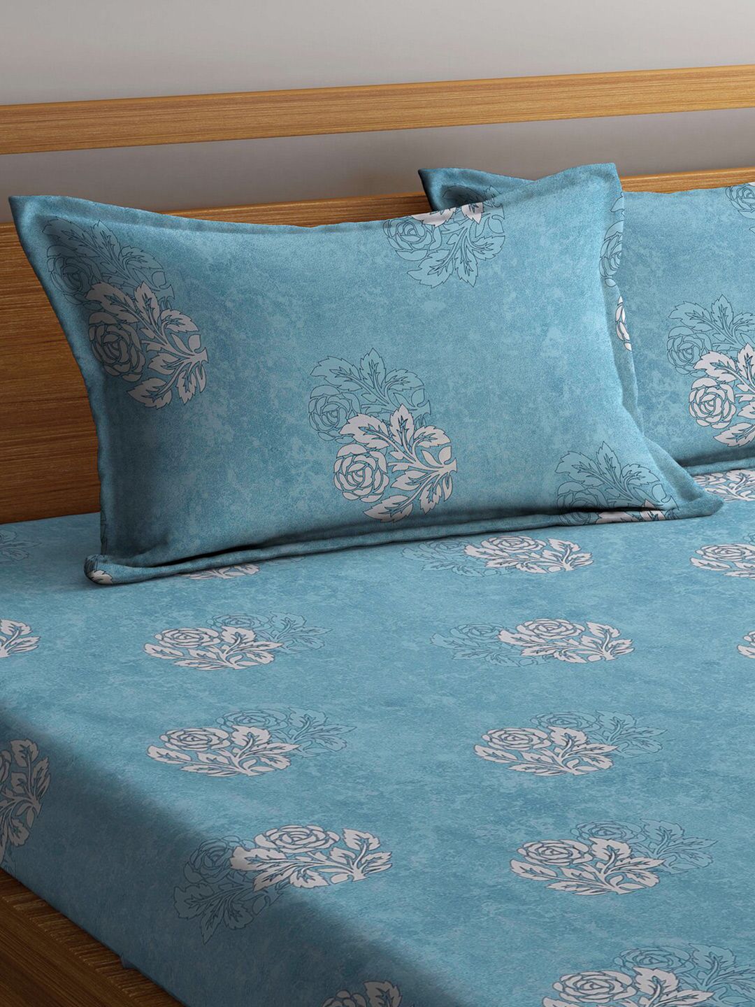 KLOTTHE Blue & White Floral Pure Cotton 400 TC Double Bedsheet With 2 Pillow Covers