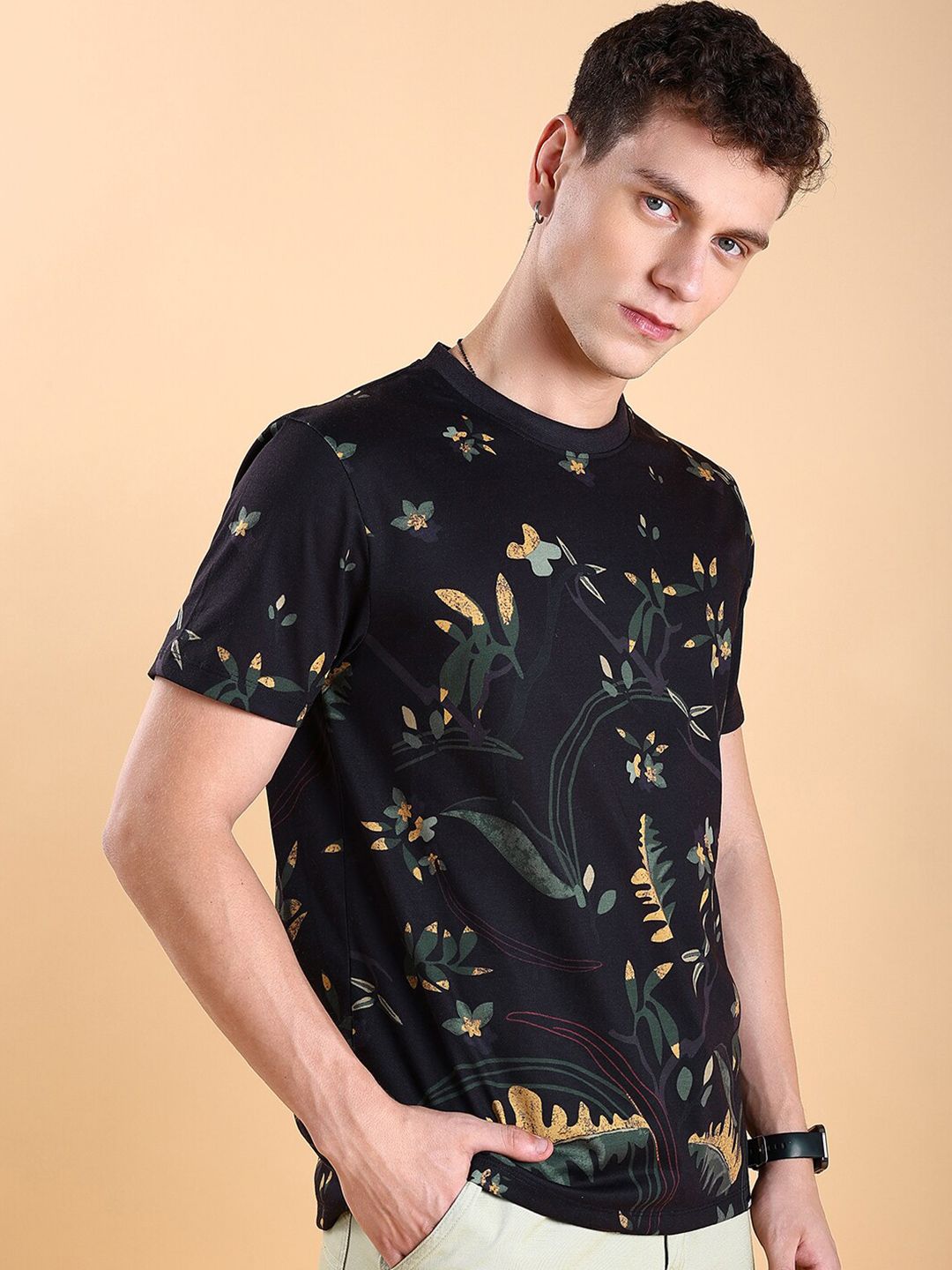 HIGHLANDER Men Black Printed Extended Sleeves Pockets Slim Fit T-shirt