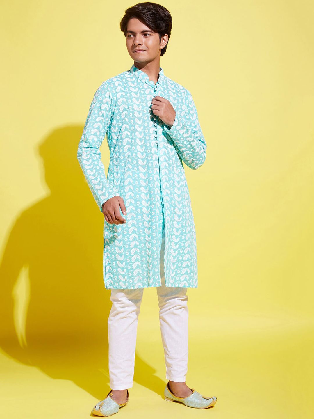 VASTRAMAY Teen Boys Green & White Paisley Chikankari Pure Cotton Kurta with Pyjama