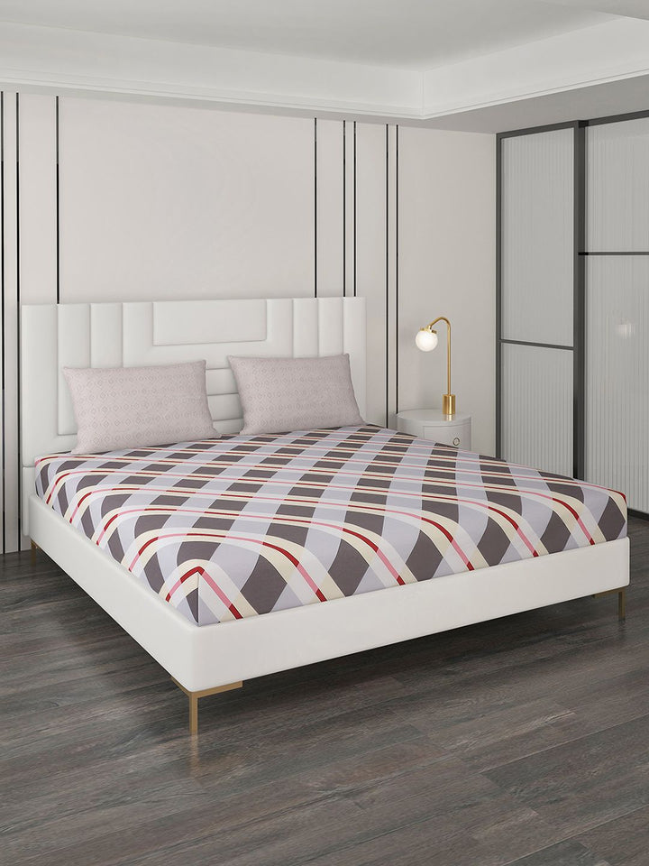 Monte Carlo Purple & Grey Geometric Cotton 200 TC Queen Bedsheet With 2 Pillow Covers