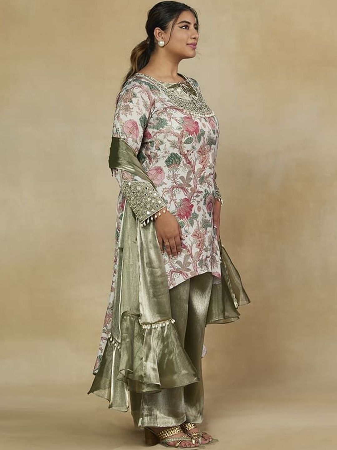 Mamicha Women Floral Printed Regular Beads and Stones Kurta with Palazzos & With Dupatta