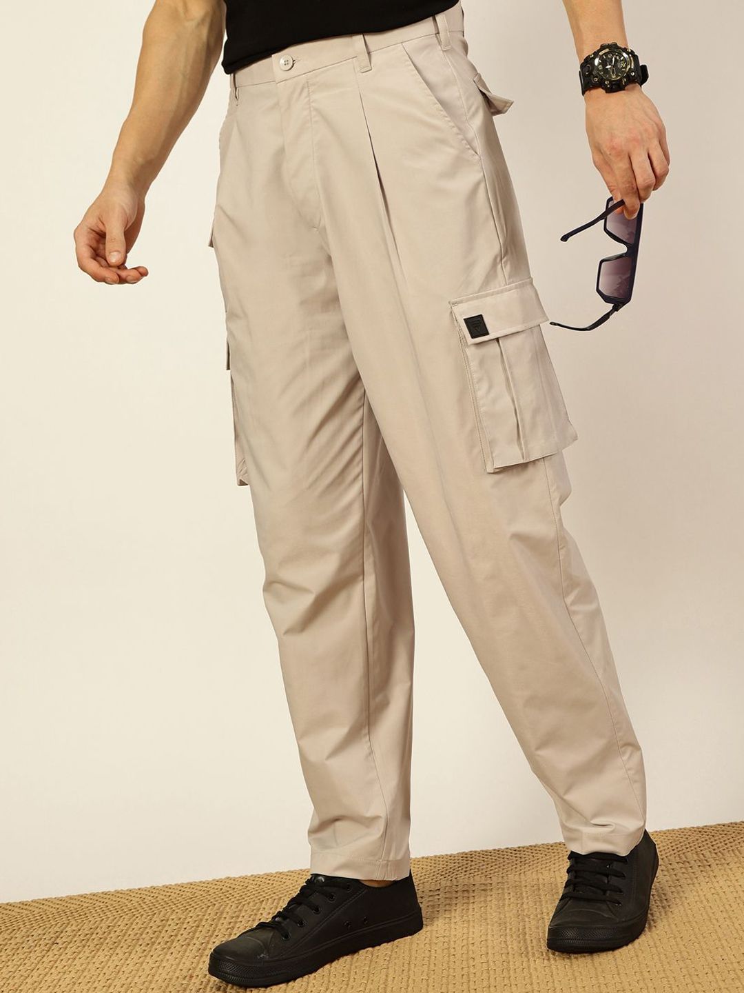 Thomas Scott Men Mid-Rise Loose Fit Cargos